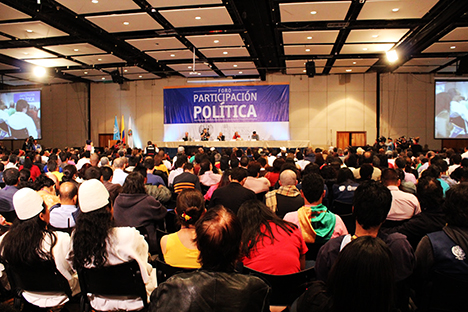 Encuentro de partidos políticos en el Foro de Participación en el año 2013